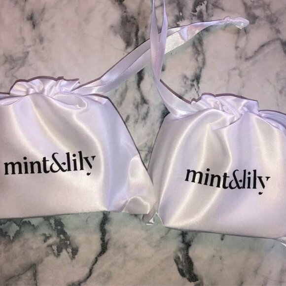 Beautiful rose gold matching ankle bracelets from Mint and Lily - Picture 3 of 5